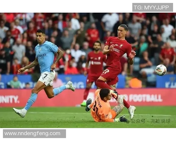 2016年11月1日曼城主场迎战巴萨的精彩对决回顾与分析