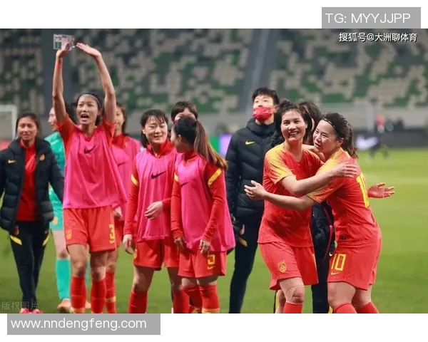 中国与香港足球比赛结果揭晓精彩瞬间回顾与分析 中国与香港足球比赛结果揭晓精彩瞬间回顾与分析