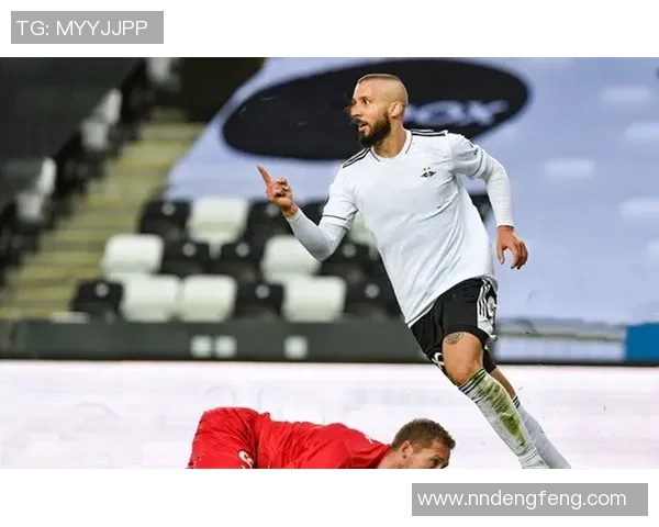 史达贝克与罗森博格的激烈对决揭示挪超联赛的竞争新格局 史达贝克与罗森博格的激烈对决揭示挪超联赛的竞争新格局