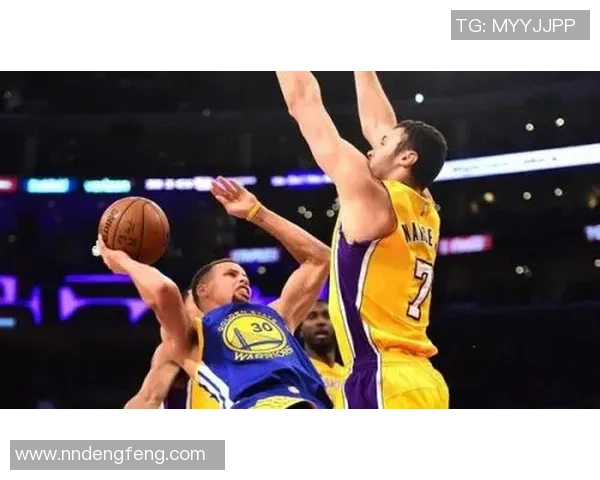 斯蒂芬库里如何改变篮球游戏的格局与未来发展潜力分析 斯蒂芬库里如何改变篮球游戏的格局与未来发展潜力分析