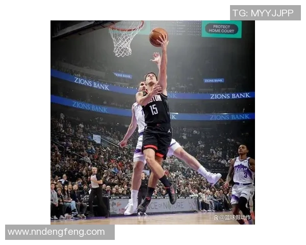 火箭队与爵士队激战正酣最终比分12比7精彩瞬间回顾与分析